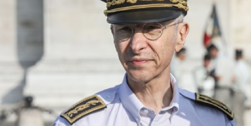 «Nous ne sommes pas dans le même camp, madame», le préfet de police de